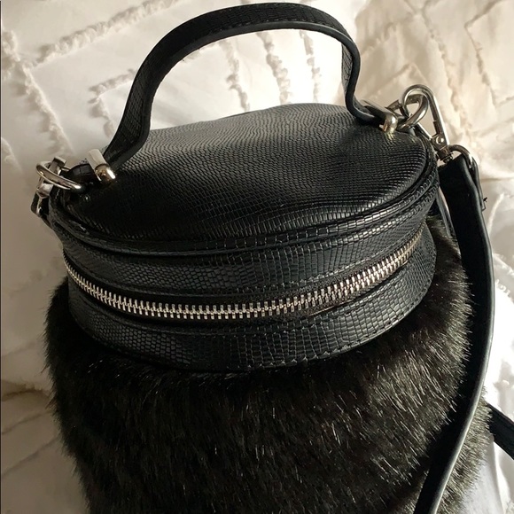 LF bucket Bag Fur (Faux) - Picture 2 of 4